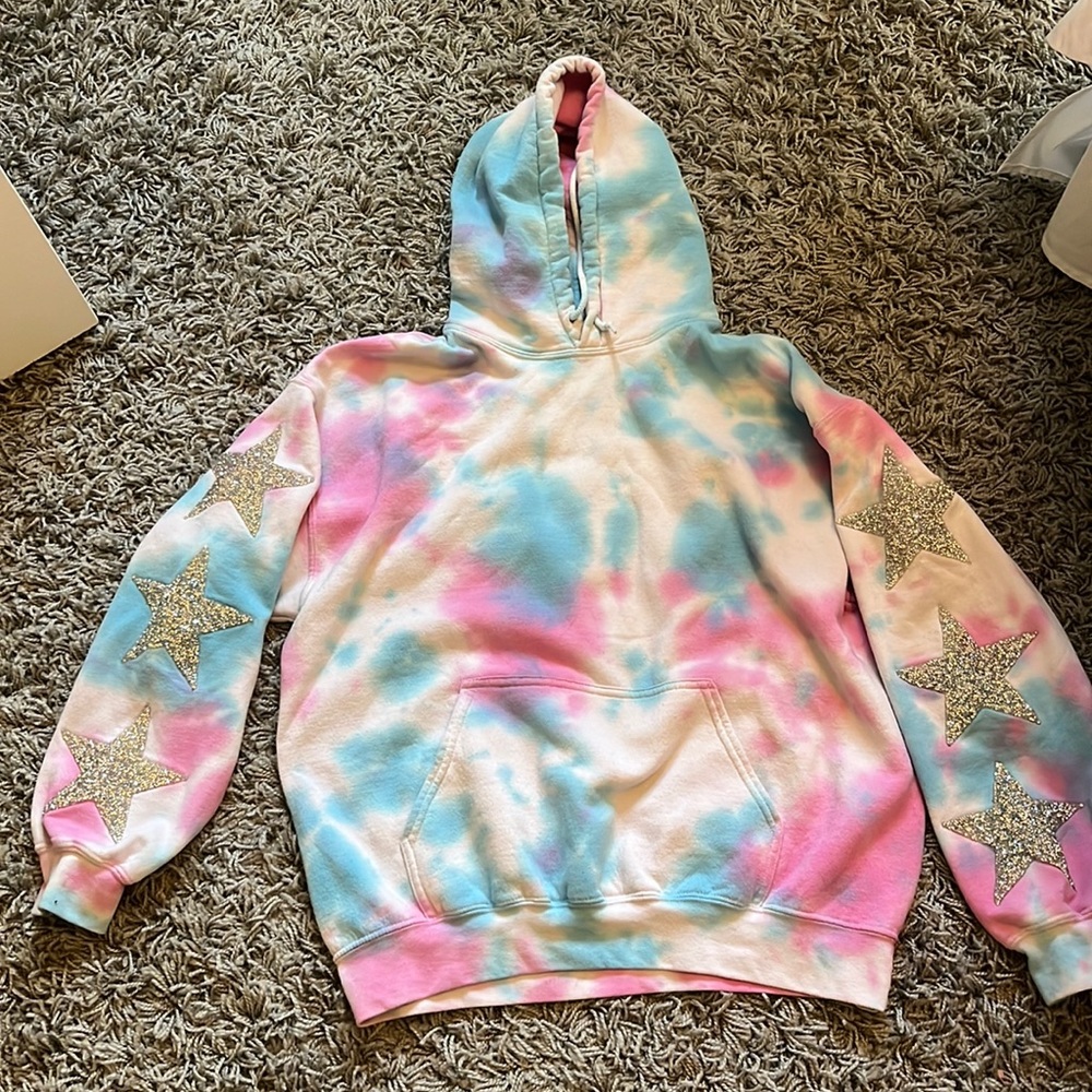 Cutest Carmar hoodie with rhinestone stars!!